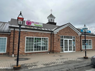 228 Main St, Williamstown, MA 01267