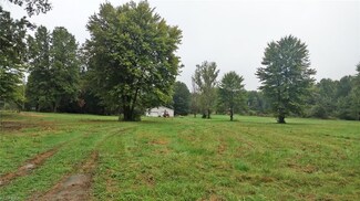 10131 Whippoorwill Rd, Newton Falls, OH 44444