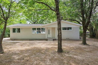 220 N Trego Ct, Dallas, TX 75217