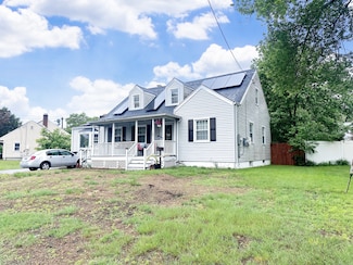 29 Hooker Rd, Bridgeport, CT 06610