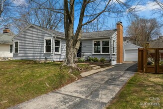 1064 Kenesaw Dr SE, Grand Rapids, MI 49506
