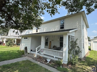 522 E 5th St, Strong City, KS 66869