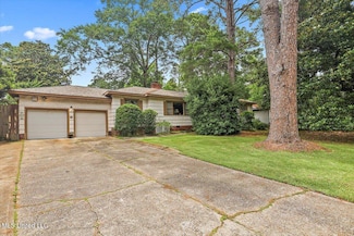 1032 Meadowbrook Rd, Jackson, MS 39206