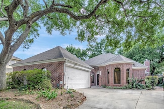 2034 Park Grand Rd, Houston, TX 77062