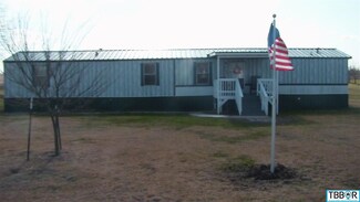 100 County Road 4026, Lott, TX 76656