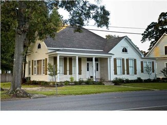 524 E 2nd St, Crowley, LA 70526