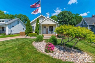 915 23rd St, Bettendorf, IA 52722