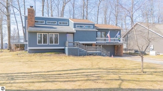 423 Chippewa Trail, Houghton Lake, MI 48651
