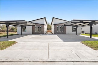 1406 S Michigan St, Alton, TX 78573