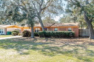 47 11th St, Shalimar, FL 32579