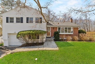 9 Leawood Dr, Briarcliff Manor, NY 10510