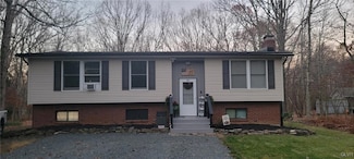 121 Honeysuckle Dr, Jim Thorpe, PA 18229