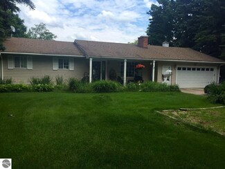 2639 N West Torch Lake Dr, Kewadin, MI 49648