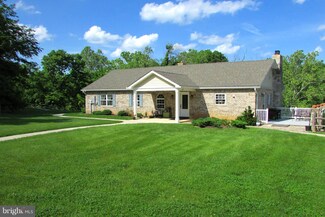 7374 Middle Rd, Middletown, VA 22645