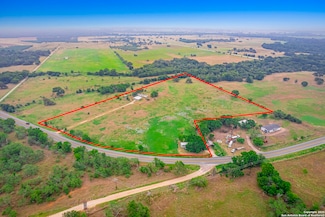 431 Fm 1117, Nixon, TX 78140