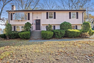 59 Forest Park Rd, Woburn, MA 01801