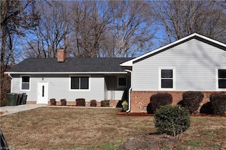 417 Woodlake Dr, Greensboro, NC 27406