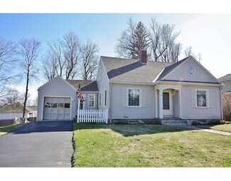 2 Stoneleigh Rd, Worcester, MA 01606