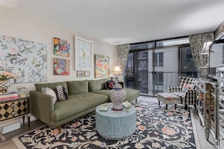 2 Adams St Unit 809, Denver, CO 80206