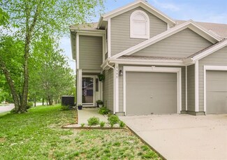 5595 NW Sunrise Meadow Ln, Lees Summit, MO 64064