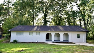 868 Maxey Hill Ct, Stone Mountain, GA 30083