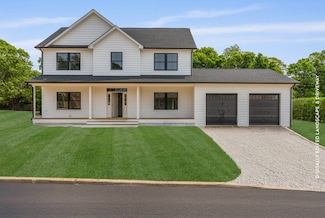 9 Fanning Ave, Hampton Bays, NY 11946