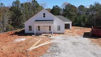 280 Young Ln, Hamilton, GA 31811