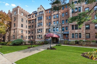 23 Old Mamaroneck Rd Unit 1A, White Plains, NY 10605
