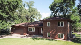 1283 Otter Ridge Rd, Saint Paul, MN 55110