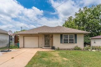 2241 N Lexington Ave, Springfield, MO 65803