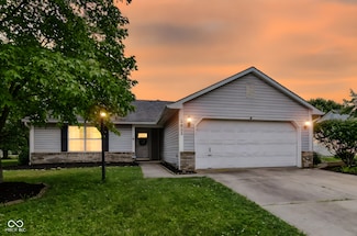 5651 Pine Knoll Blvd, Noblesville, IN 46062