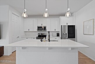 6313 N 68th Dr, Glendale, AZ 85303
