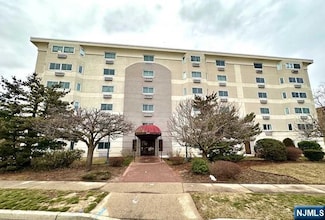 310 Lookout Ave Unit 206, Hackensack, NJ 07601