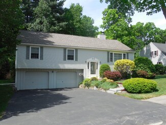 6 Briarwood Ln, Dover, NH 03820