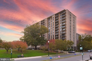 4600 S Four Mile Run Dr Unit 139, Arlington, VA 22204