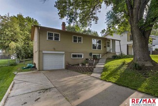 9622 Meredith Ave, Omaha, NE 68134
