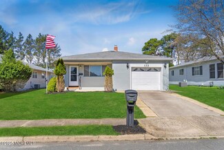 132 Bimini Dr, Toms River, NJ 08757