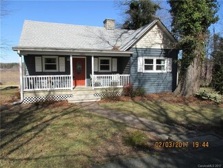 1051 Upward Rd, Flat Rock, NC 28731
