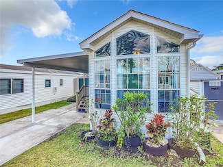 92 Eagle Point S, Osteen, FL 32764