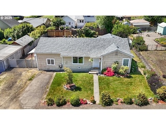 1752 NW Dogwood St, Roseburg, OR 97471