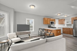 78 3rd St, Lowell, MA 01850