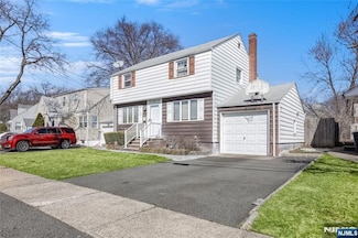 3-21 33rd St, Fair Lawn, NJ 07410