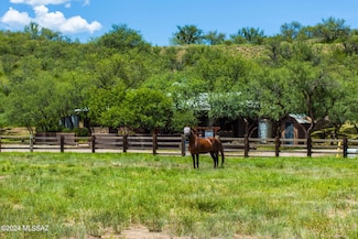 51 Redrock Dr, Patagonia, AZ 85624