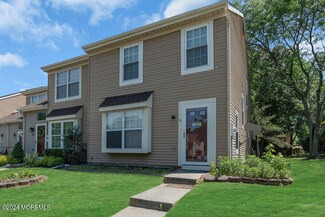 18 Alameda Ct, Eatontown, NJ 07724