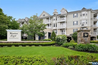 175 Rochelle Ave Unit 323, Rochelle Park, NJ 07662