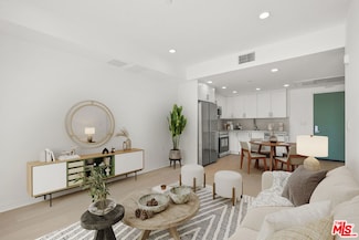 3977 Beverly Blvd Unit 112, Los Angeles, CA 90004