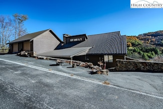 820 Hemlock Dr, Newland, NC 28657