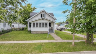 27 S 3rd St, Winneconne, WI 54986