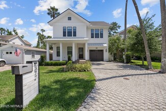 372 10th St, Atlantic Beach, FL 32233