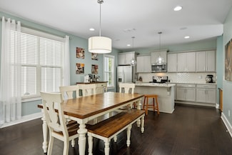 740 Cottage Park Dr, Nashville, TN 37207